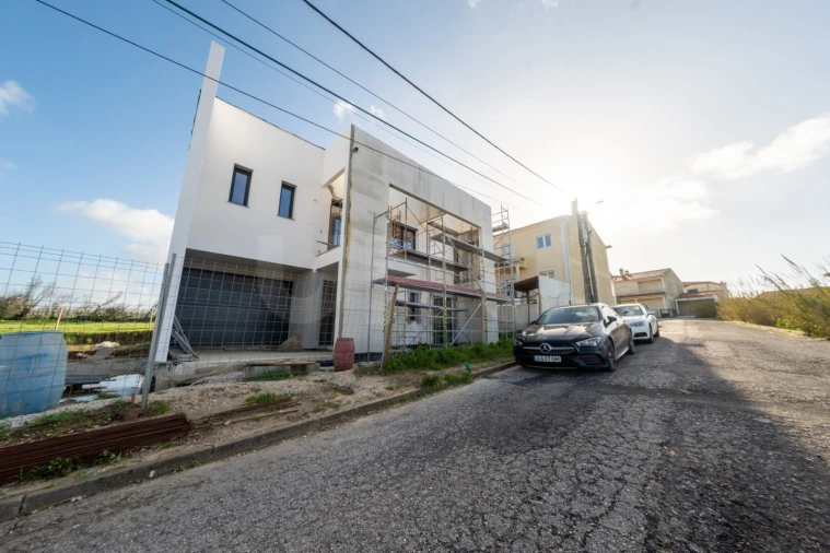 Moradia T3 para Venda em Santa Barbara Foto 1