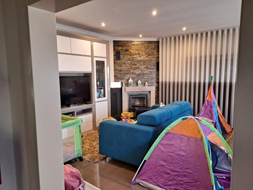 Moradia T3 para Venda em Duas Igrejas Foto 4