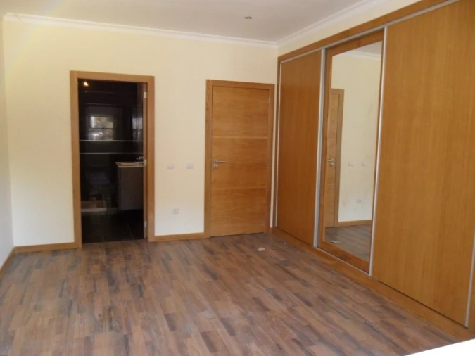 Moradia T3 para Venda em Duas Igrejas Foto 8