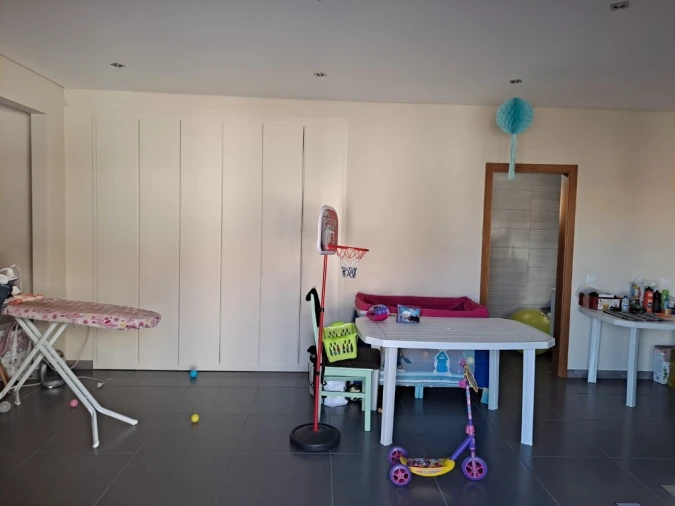 Moradia T3 para Venda em Duas Igrejas Foto 26