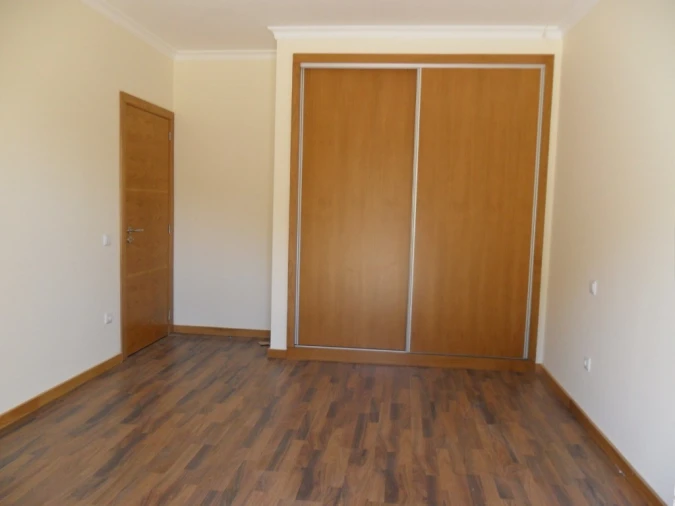 Moradia T3 para Venda em Duas Igrejas Foto 12