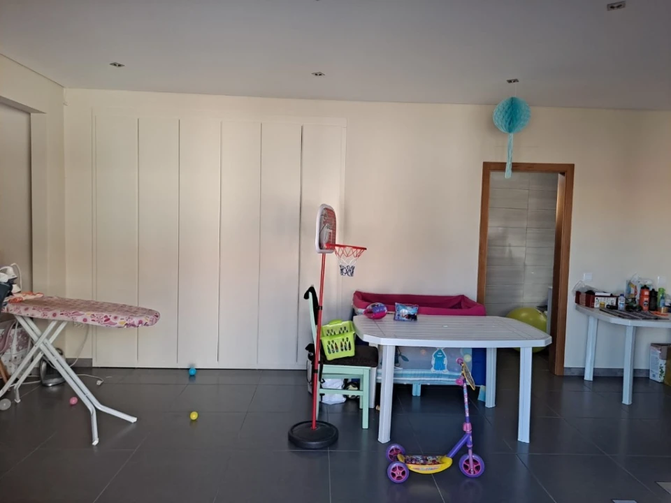 Moradia T3 para Venda em Duas Igrejas Foto 26