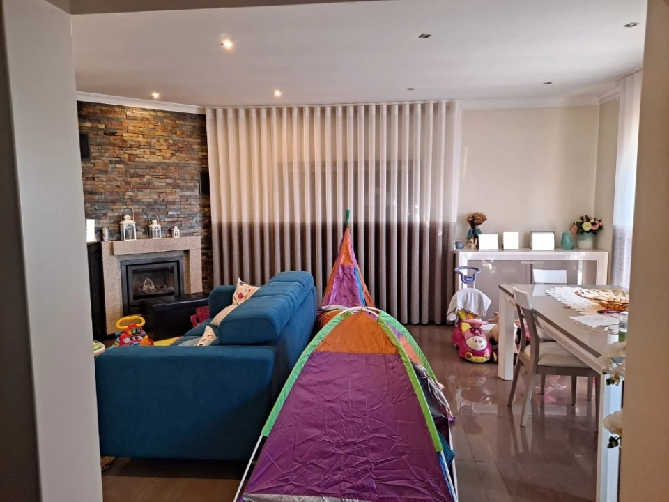 Moradia T3 para Venda em Duas Igrejas Foto 3