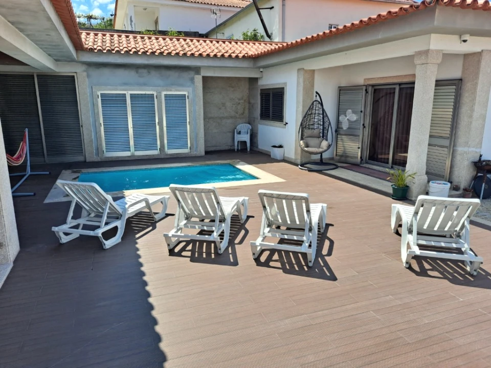 Moradia T3 para Venda em Duas Igrejas Foto 22