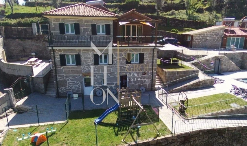 Quinta T9 para Venda em Mosteiro Foto 2