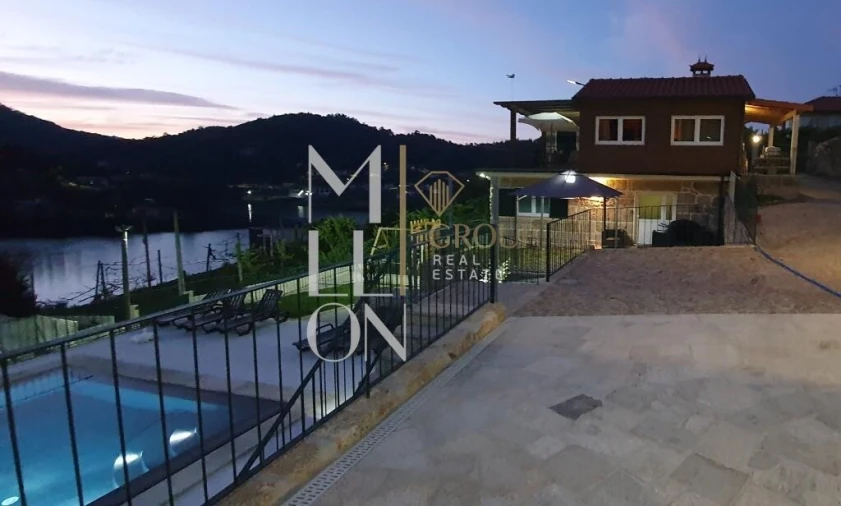 Quinta T9 para Venda em Mosteiro Foto 11