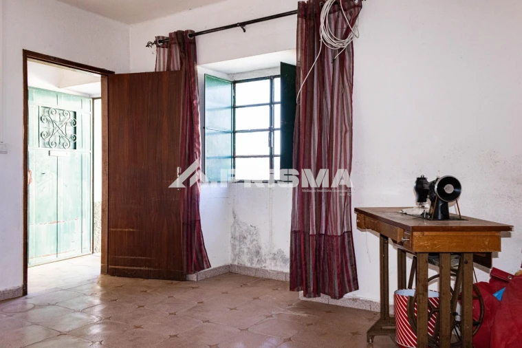 Moradia T3 para Venda em Escalos de Baixo e Mata Foto 1