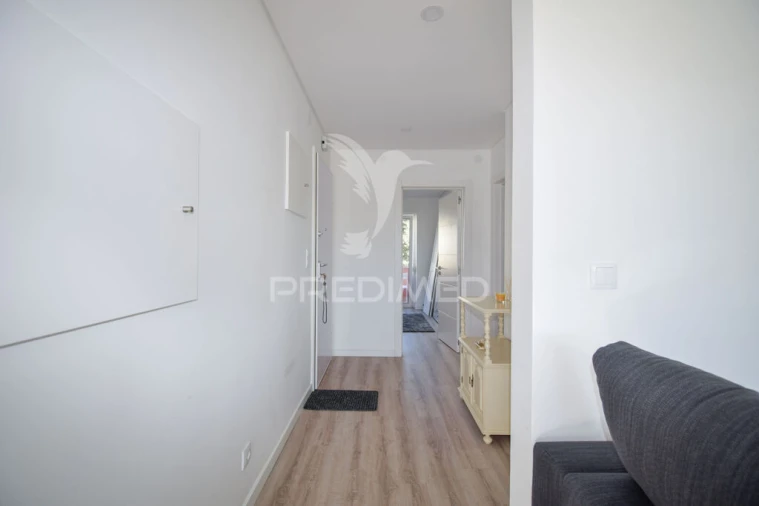 Apartamento T2 para Venda em Alfragide Foto 9