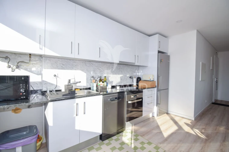 Apartamento T2 para Venda em Alfragide Foto 2