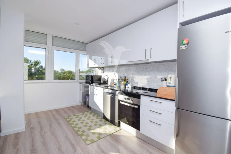 Apartamento T2 para Venda em Alfragide Foto 4