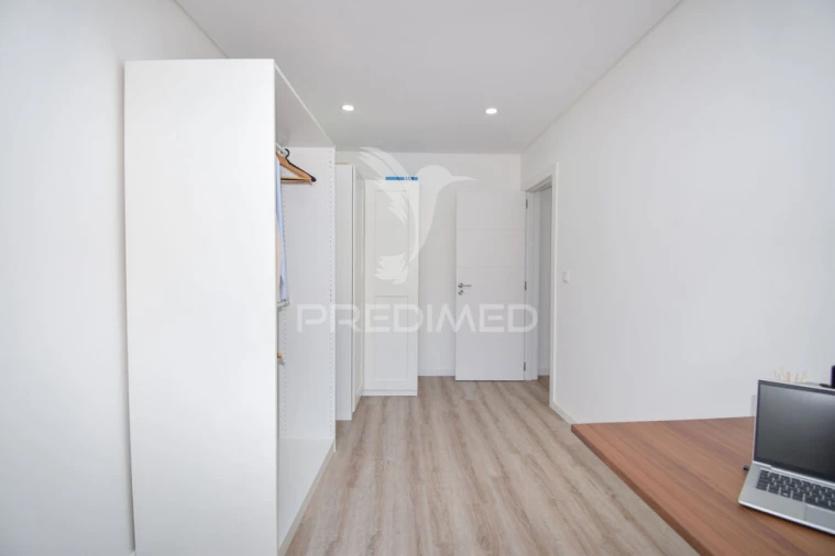 Apartamento T2 para Venda em Alfragide Foto 18