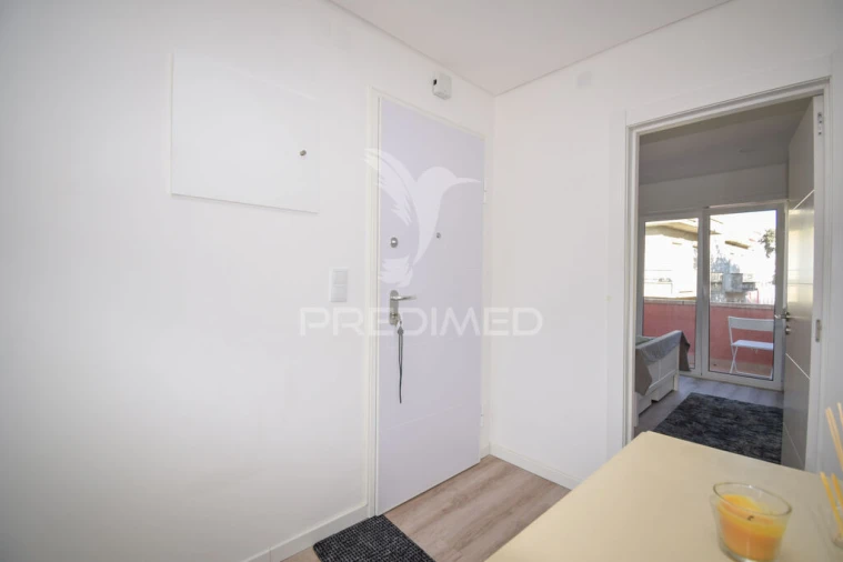 Apartamento T2 para Venda em Alfragide Foto 12