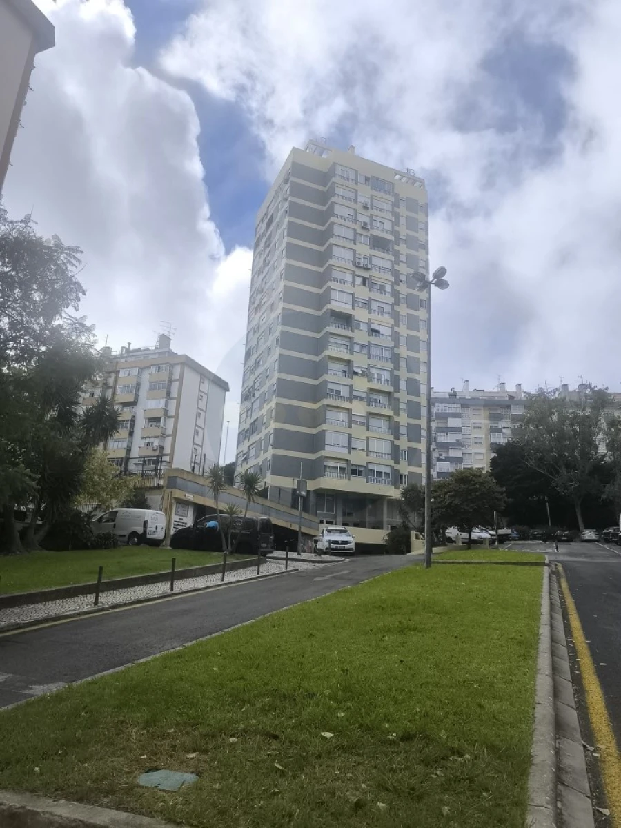 Apartamento T3 para Venda em Benfica Foto 27