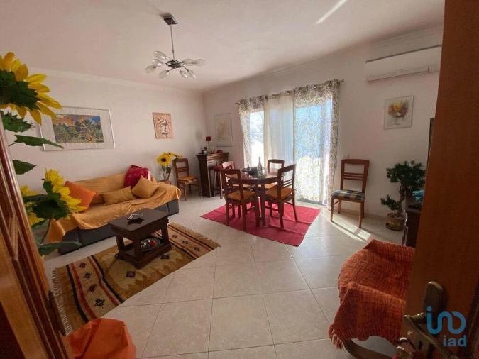 Apartamento T2 para Arrendamento em Armação de Pera Foto 6