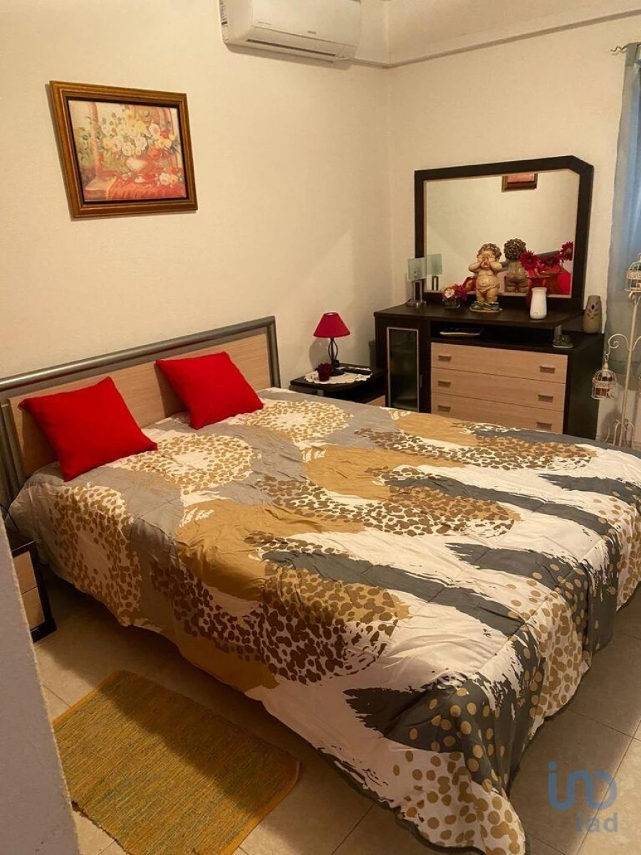 Apartamento T2 para Arrendamento em Armação de Pera Foto 2