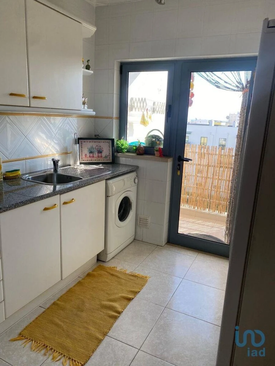 Apartamento T2 para Arrendamento em Armação de Pera Foto 13