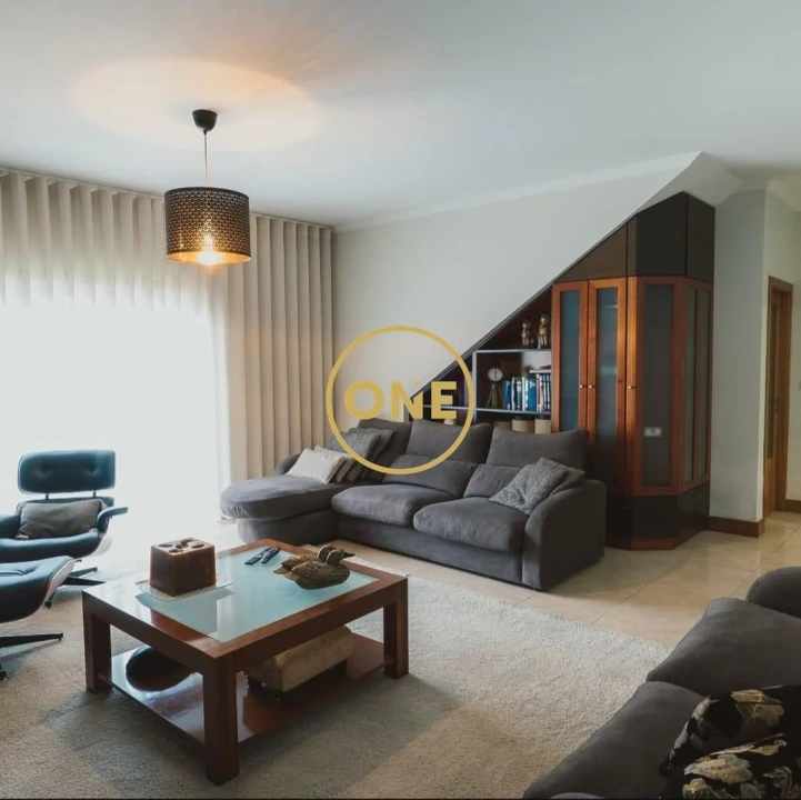 Moradia T4 para Venda em Lousado Foto 10