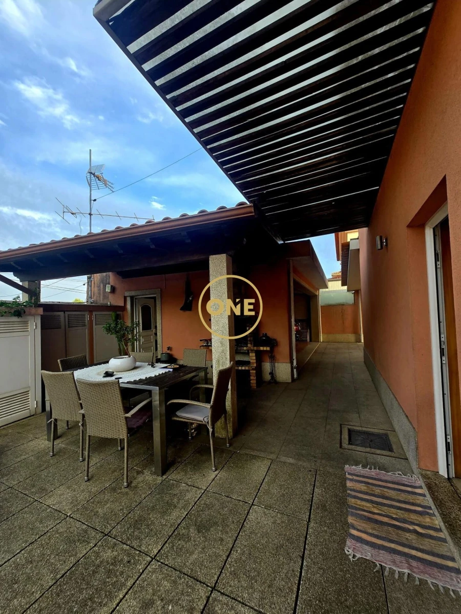 Moradia T4 para Venda em Lousado Foto 13