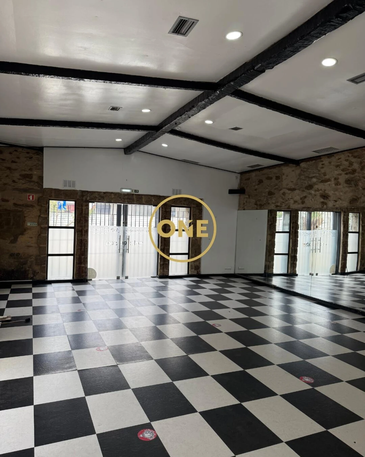 Negócio para Arrendamento em Paços de Brandão Foto 5