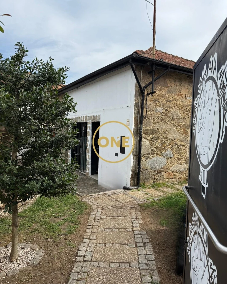 Negócio para Arrendamento em Paços de Brandão Foto 2