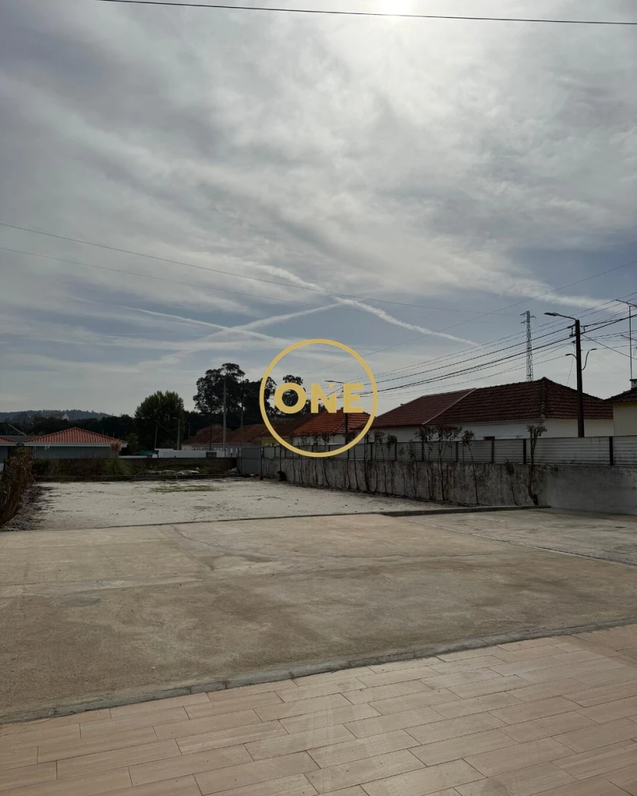 Negócio para Arrendamento em Paços de Brandão Foto 4