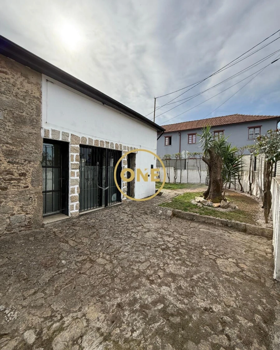 Negócio para Arrendamento em Paços de Brandão