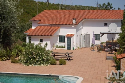 Moradia T5 para Venda em Almoster