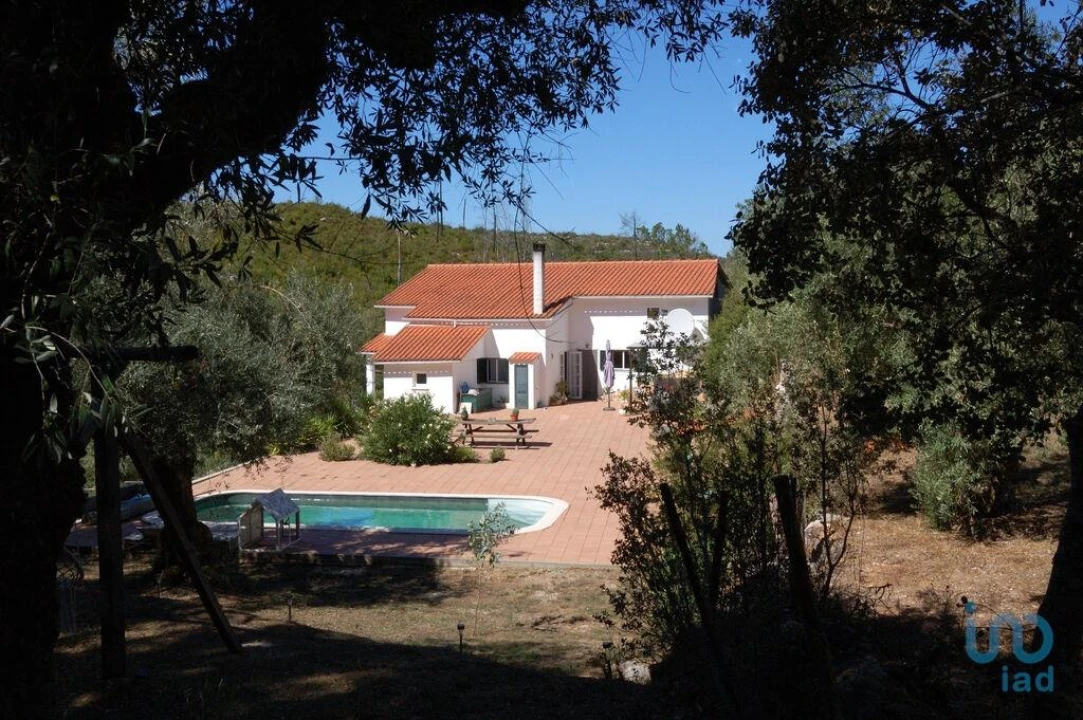 Moradia T5 para Venda em Almoster Foto 1