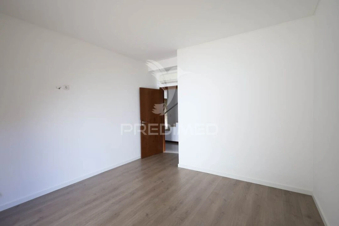 Moradia T4 para Venda em Nossa Sra de Fatima Foto 13