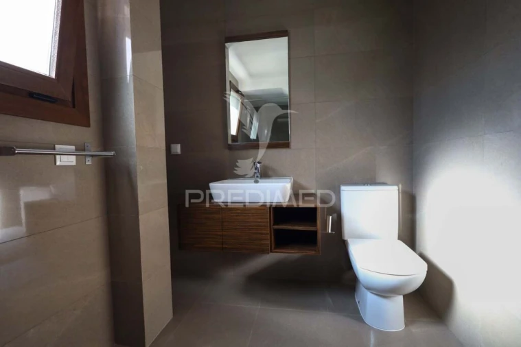 Moradia T4 para Venda em Nossa Sra de Fatima Foto 10