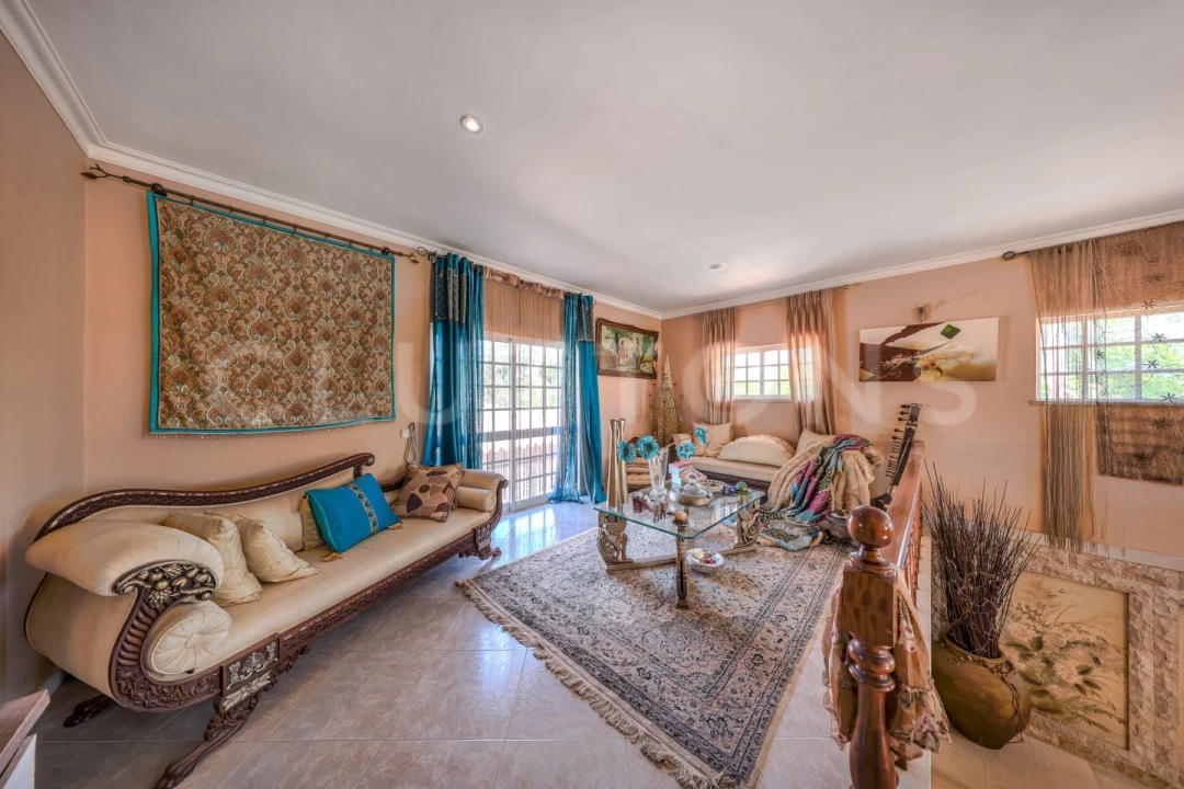 Moradia T6 para Venda em Santa Barbara de Nexe Foto 31