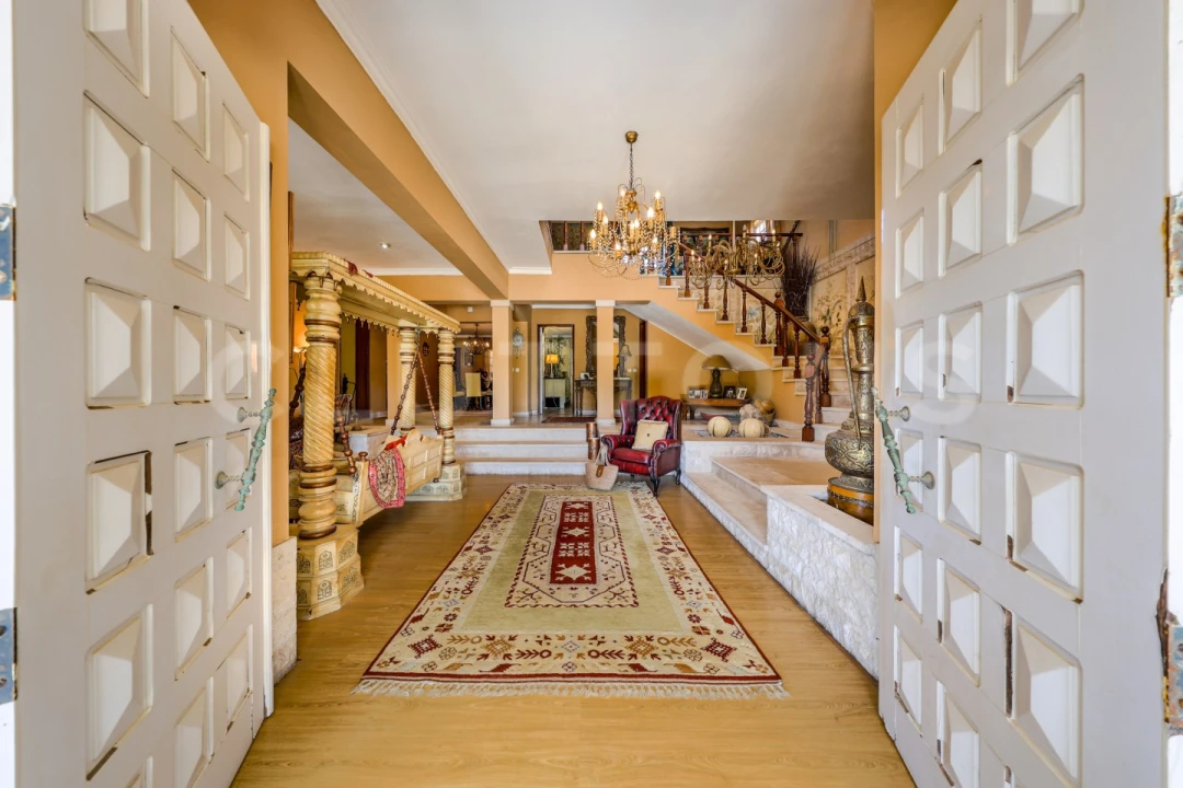 Moradia T6 para Venda em Santa Barbara de Nexe Foto 7