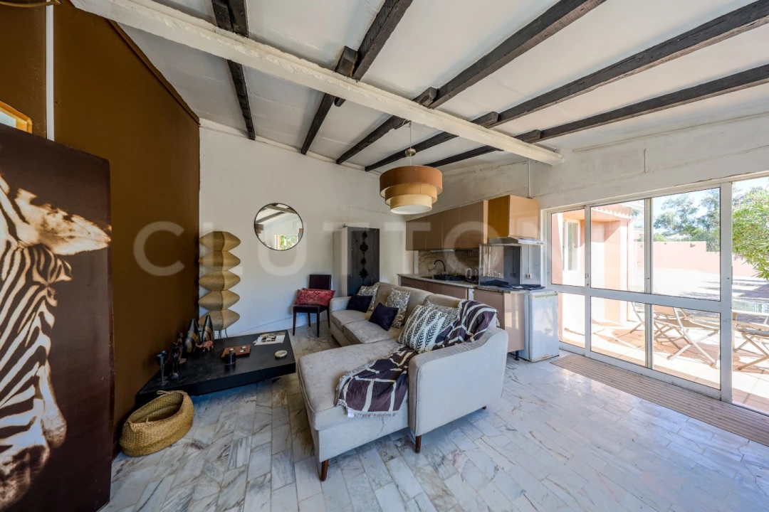 Moradia T6 para Venda em Santa Barbara de Nexe Foto 20