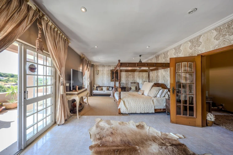 Moradia T6 para Venda em Santa Barbara de Nexe Foto 33