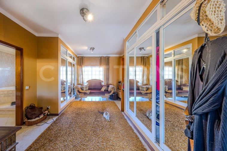 Moradia T6 para Venda em Santa Barbara de Nexe Foto 35