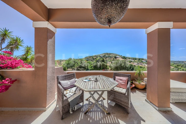 Moradia T6 para Venda em Santa Barbara de Nexe Foto 37