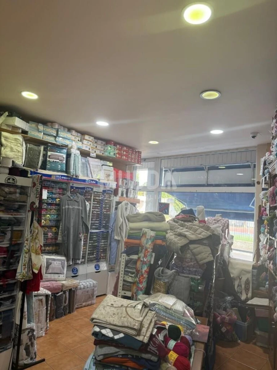 Loja para Trespasse em Santa Maria da Feira, Travanca, Sanfins e Espargo Foto 2