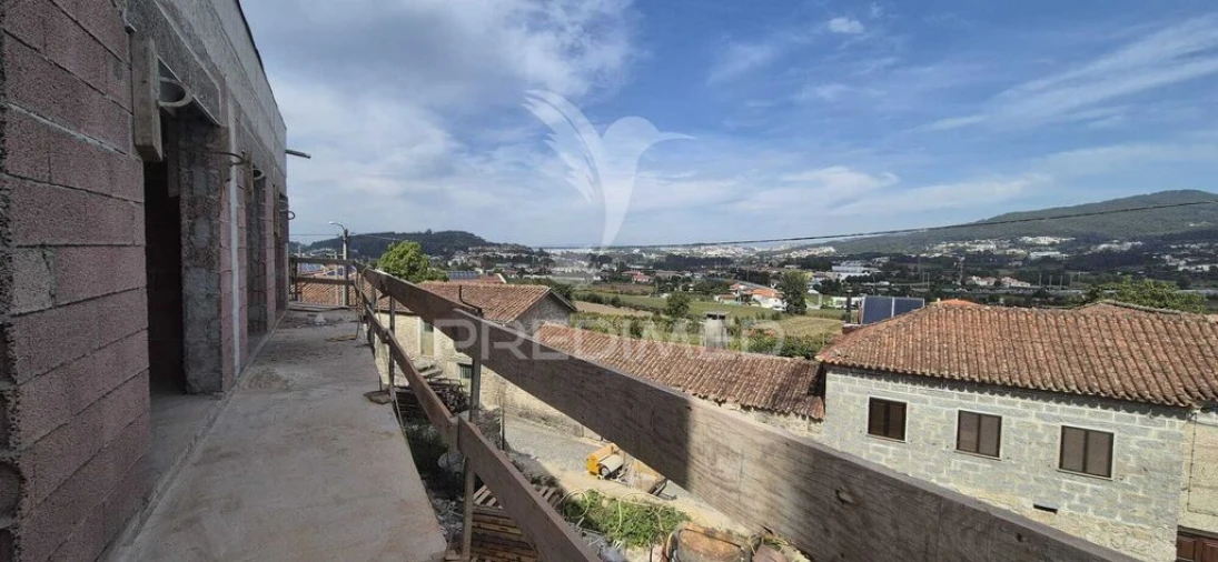 Moradia T3 para Venda em Lamas Foto 16