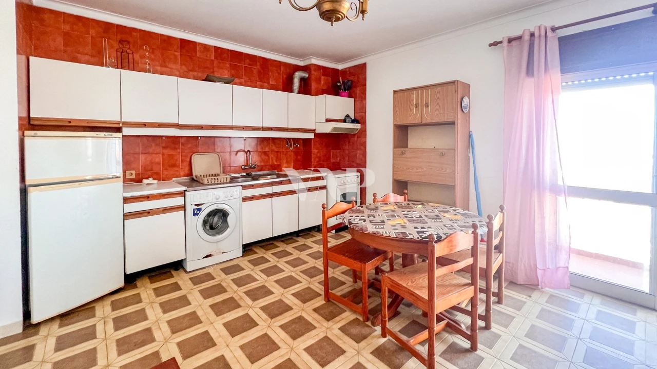 Apartamento T1 para Venda em Quarteira Foto 3