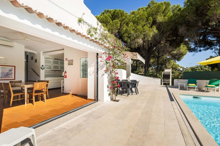 Moradia T4 para Venda em Albufeira e Olhos de Água Foto 3