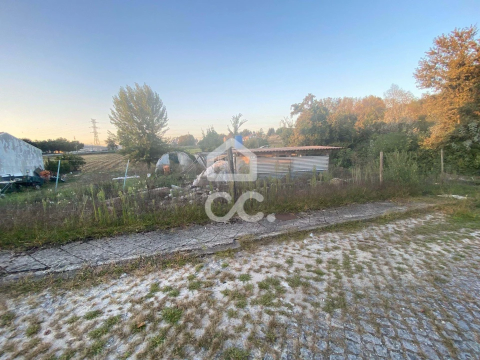 Terreno para Venda em Riba de Ave Foto 7