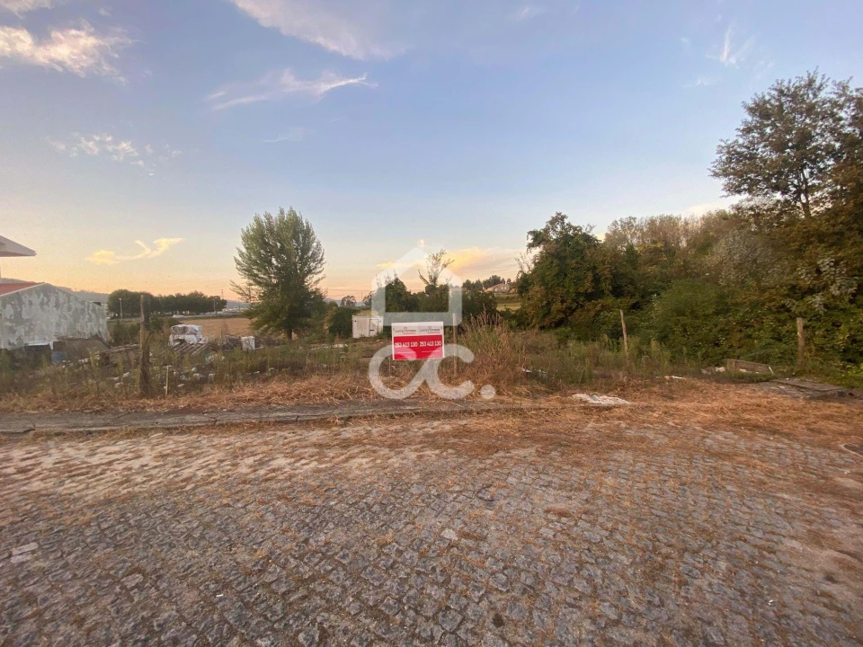 Terreno para Venda em Riba de Ave Foto 4