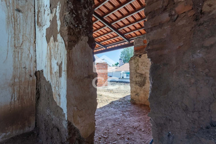 Moradia T3 para Venda em Mourão Foto 5