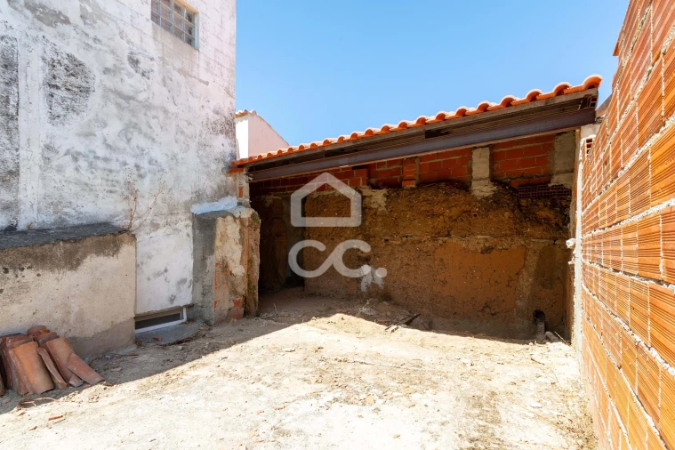 Moradia T3 para Venda em Mourão Foto 10