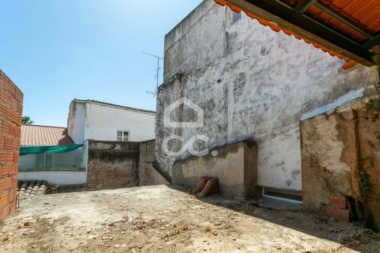 Moradia T3 para Venda em Mourão Foto 9