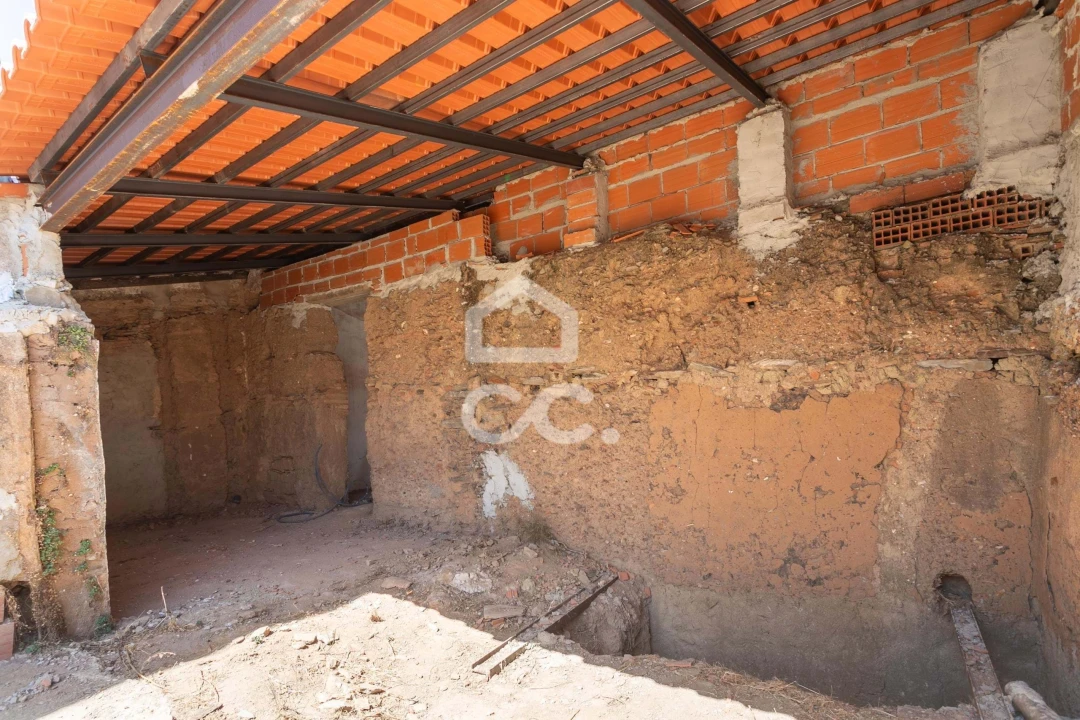 Moradia T3 para Venda em Mourão Foto 8