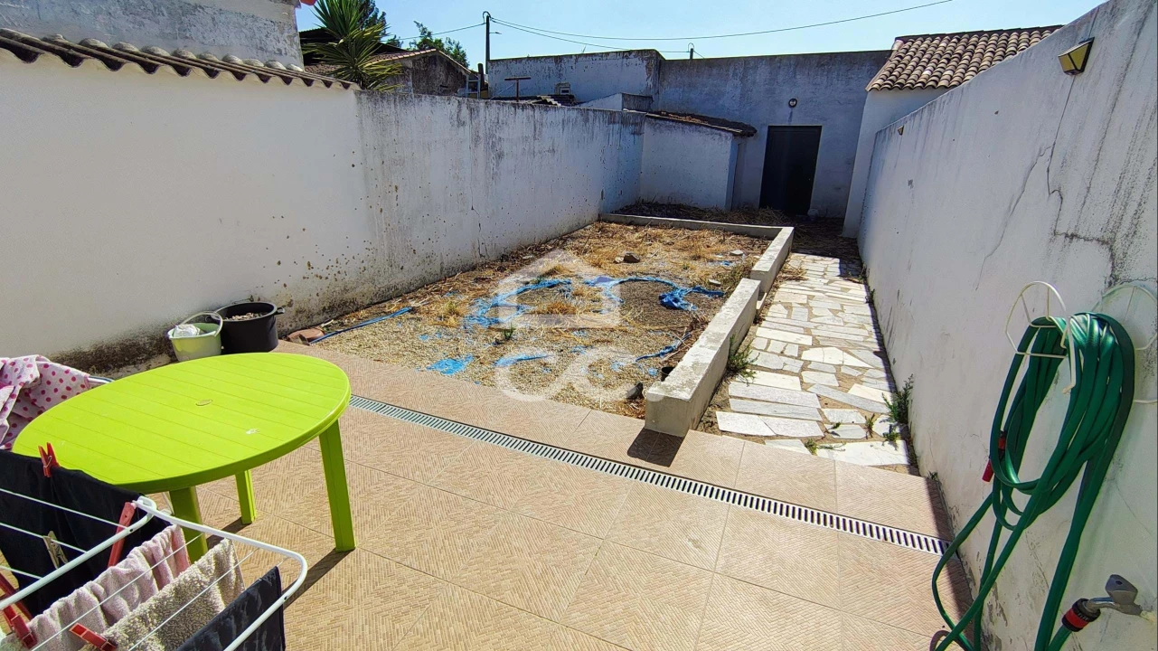 Moradia T2 para Venda em Trigaches e São Brissos Foto 9