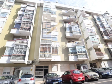 Apartamento T2 para Venda em Oeiras e São Julião da Barra, Paço de Arcos e Caxias