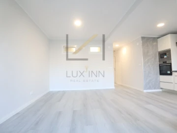 Apartamento T2 para Venda em Oeiras e São Julião da Barra, Paço de Arcos e Caxias
