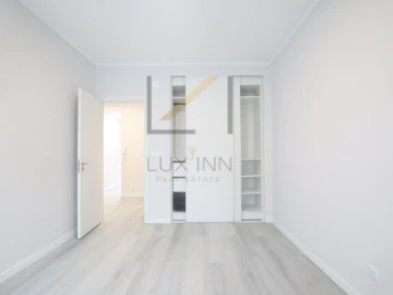 Apartamento T2 para Venda em Oeiras e São Julião da Barra, Paço de Arcos e Caxias